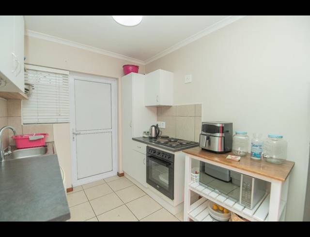 2 BEDROOM TOWNHOUSE FOR SALE IN FAIRVIEW